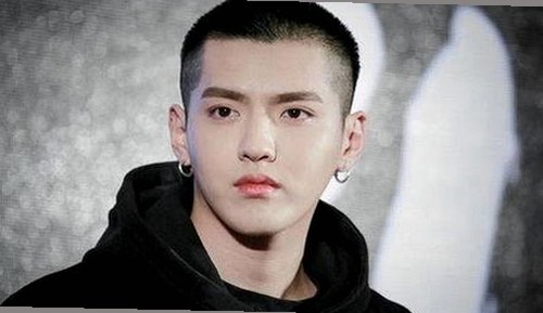 体操冠军吴柳芳恋爱丑闻引热议，背后故事你了解吗？